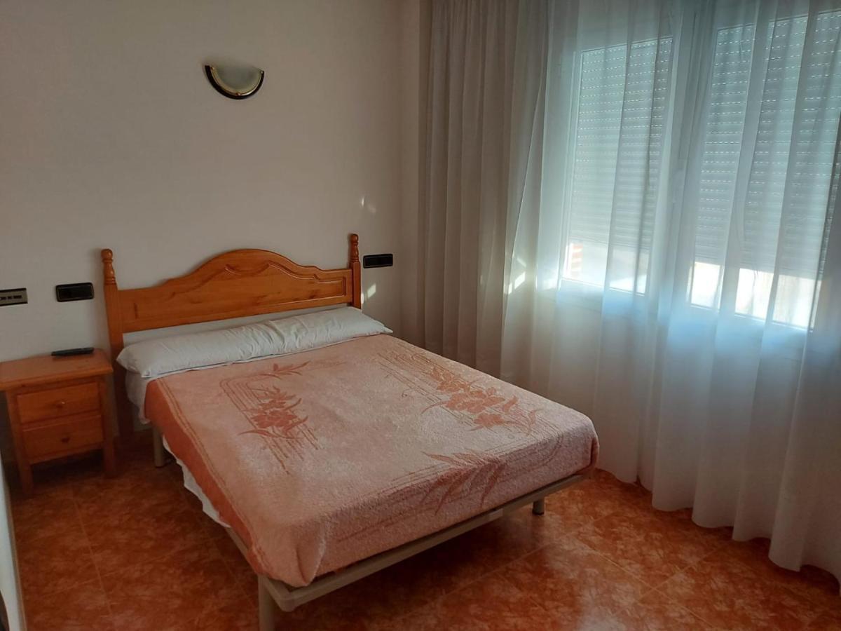Hostal Linares Villanueva de Argaño Exterior foto